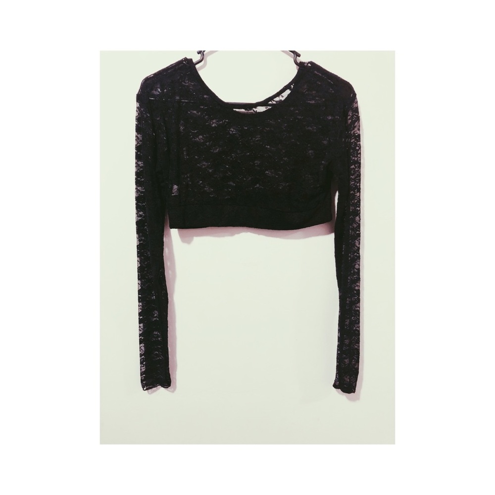 Cropped long sleeve lace top